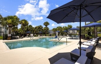 The Lucille Apartments in Stuart, FL - Foto de edificio - Building Photo
