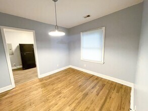1443 Venetian Dr SW in Atlanta, GA - Building Photo - Building Photo