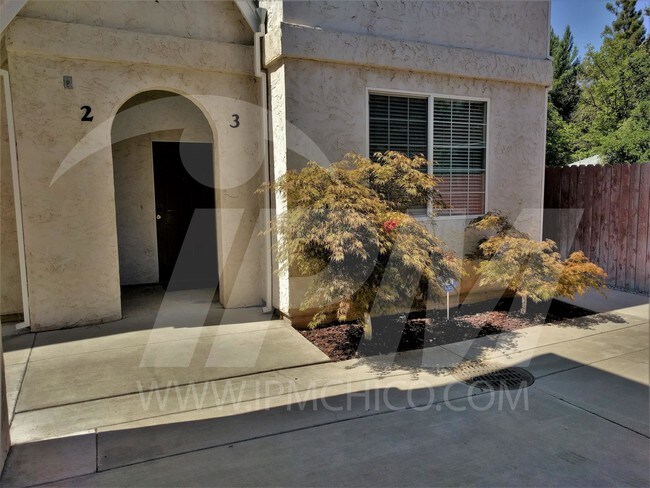 1518 W 5th St-Unit -3 in Chico, CA - Building Photo - Building Photo