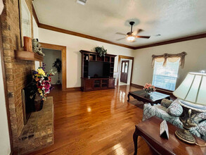 3603 Starlite Dr in Pasadena, TX - Foto de edificio - Building Photo