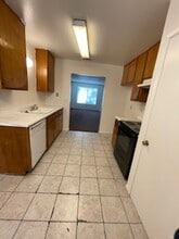 4422 White Ln in Bakersfield, CA - Building Photo - Building Photo