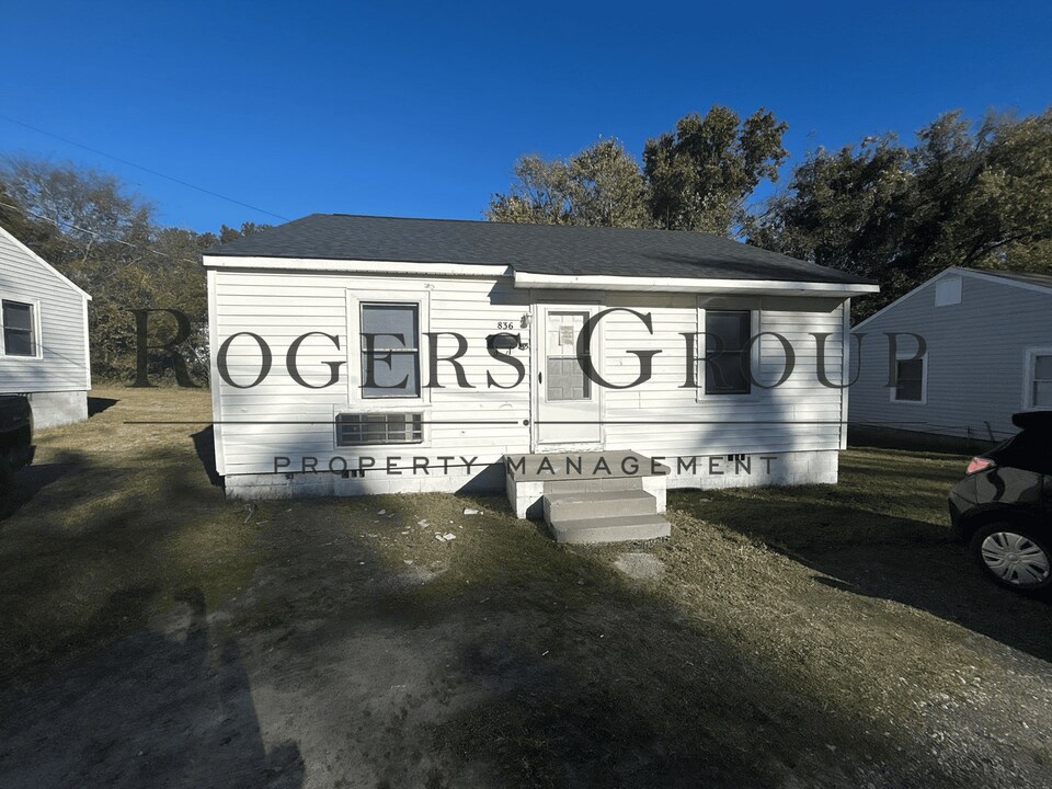 836 Lamb St in Henderson, NC - Building Photo