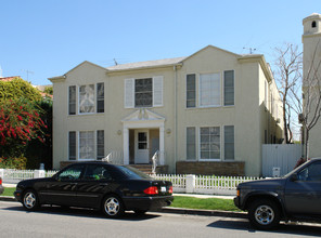 128 S Reeves Dr in Beverly Hills, CA - Building Photo - Building Photo