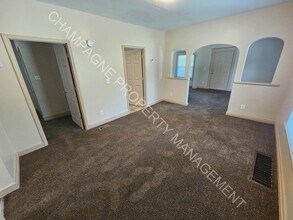 101 S Hawthorne Ave in Independence, MO - Building Photo - Building Photo