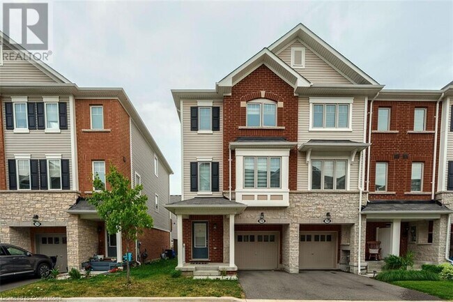 12 Rapids Ln in Hamilton, ON - Building Photo - Building Photo