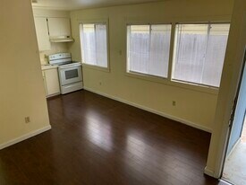2103 3rd St, Unit B in Sacramento, CA - Building Photo