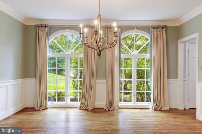 8001 Greenwich Woods Dr in McLean, VA - Building Photo - Building Photo