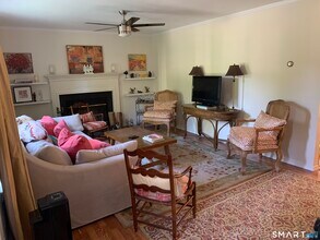 160 Russell St in Groton, CT - Building Photo - Building Photo