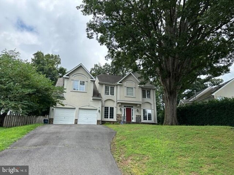 3359 Roundtree Estates Ct in Falls Church, VA - Building Photo