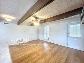 801 W Navarro St in Llano, TX - Building Photo - Building Photo