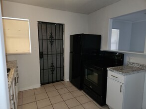 444 Van Buren St in Ft. Myers, FL - Building Photo - Building Photo