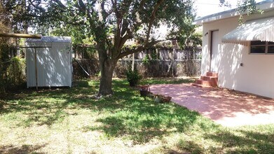 3920 NW 59th Ave in Virginia Gardens, FL - Building Photo - Building Photo