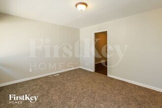 7405 E 49th St in Kansas City, MO - Building Photo - Building Photo