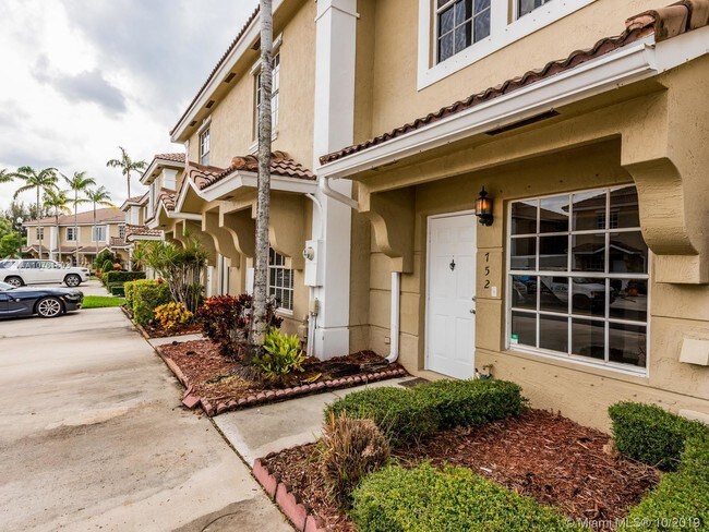 752 S W 122nd Terrace-Unit -752 in Pembroke Pines, FL - Building Photo - Building Photo