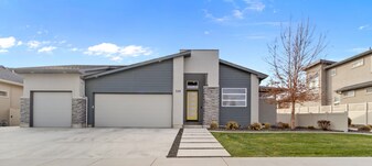 549 W Buroak Dr in Meridian, ID - Building Photo