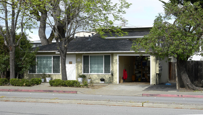 1312 Jefferson Ave in Redwood City, CA - Foto de edificio - Building Photo