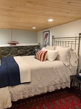 7 Lee St, Unit #1 in Marblehead, MA - Foto de edificio - Building Photo