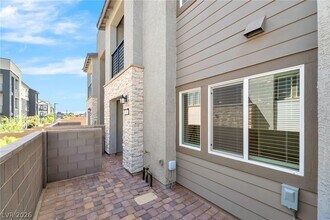 146 Sul Ponticello Ave in Henderson, NV - Foto de edificio - Building Photo