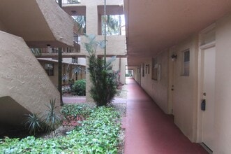 406 NW 68th Ave in Plantation, FL - Building Photo - Building Photo