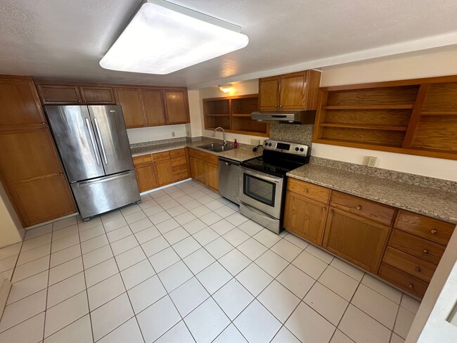 3717 Manini Way in Honolulu, HI - Building Photo - Building Photo