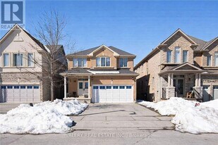 16 Vanwood Crescent in Brampton, ON - Building Photo