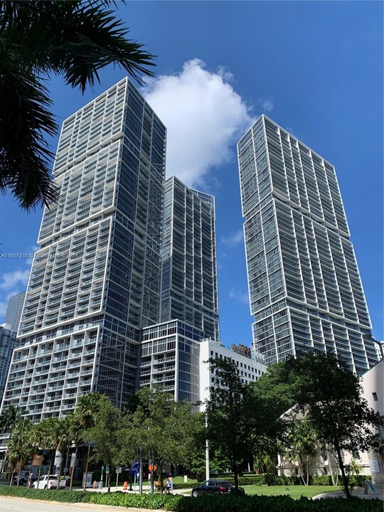 495 Brickell Ave, Unit 2010 in Miami, FL - Building Photo