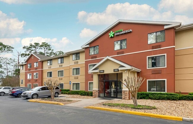 Furnished Studio-Daytona Beach - Internati in Daytona Beach, FL - Building Photo - Building Photo