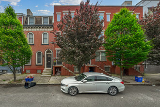 1834 Poplar St in Philadelphia, PA - Foto de edificio - Building Photo