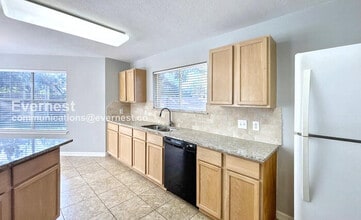 2527 Pine Shadows Dr in Sugar Land, TX - Building Photo - Building Photo