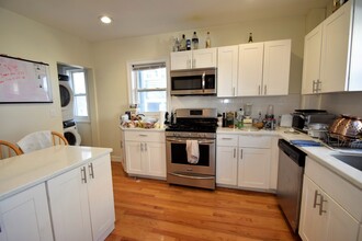 9 Winter Hill Rd, Unit 1 in Medford, MA - Foto de edificio - Building Photo