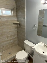 12698 1st Dr in Cutler, CA - Building Photo - Building Photo