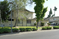 1913 Shadowbrook Dr in Merced, CA - Foto de edificio - Building Photo