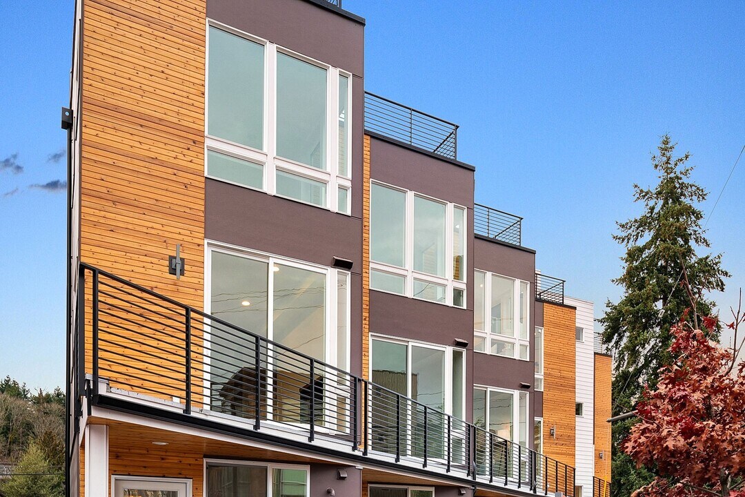 5114 24th Ave NE in Seattle, WA - Building Photo