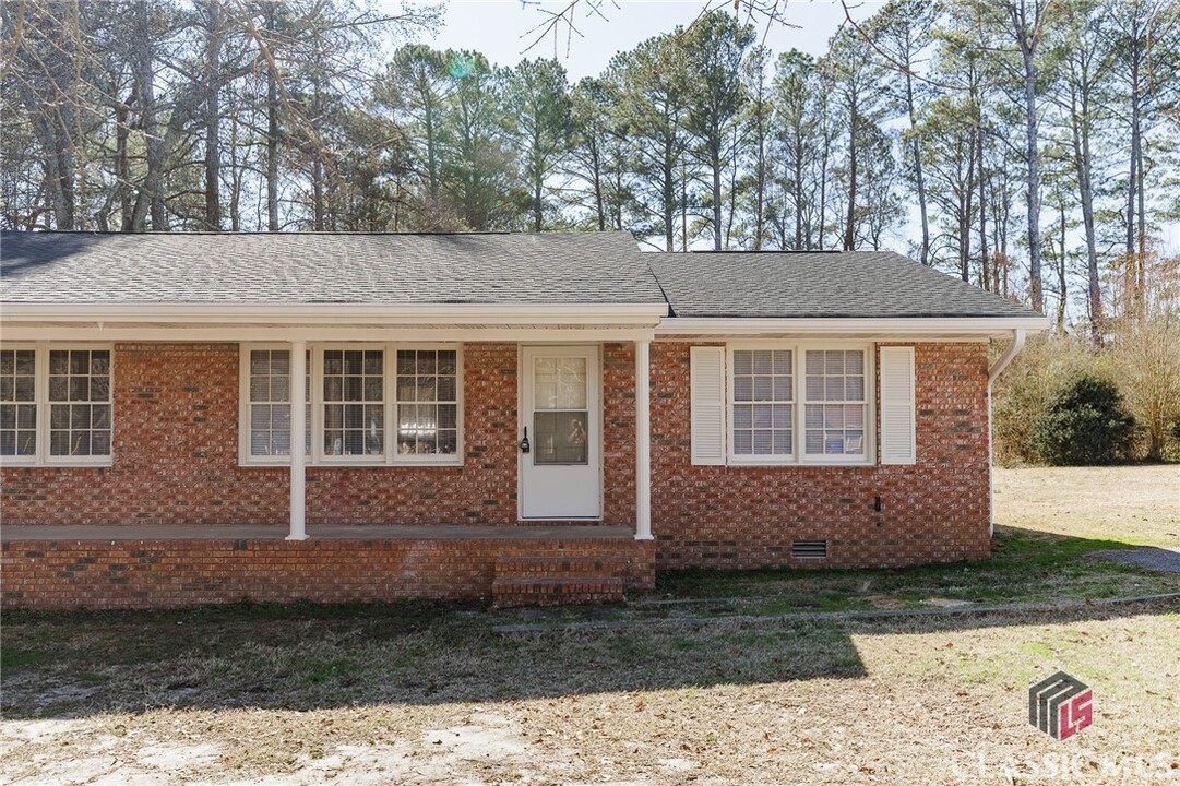 410 Brownwood Dr in Hull, GA - Building Photo