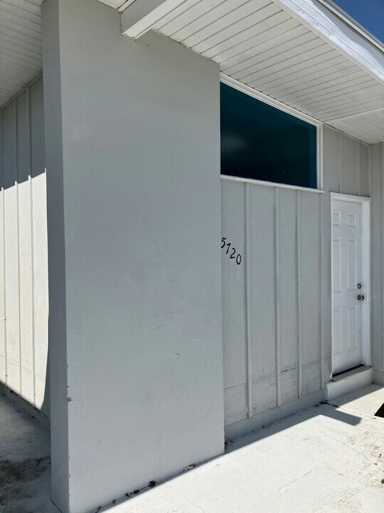 5720 Gallatin Ln in North Port, FL - Building Photo