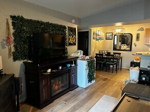 1385 W University Ave, Unit Arbors in Flagstaff, AZ - Building Photo - Building Photo