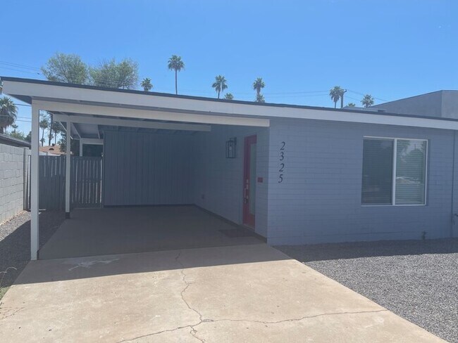 2325 N 30th St in Phoenix, AZ - Building Photo - Building Photo