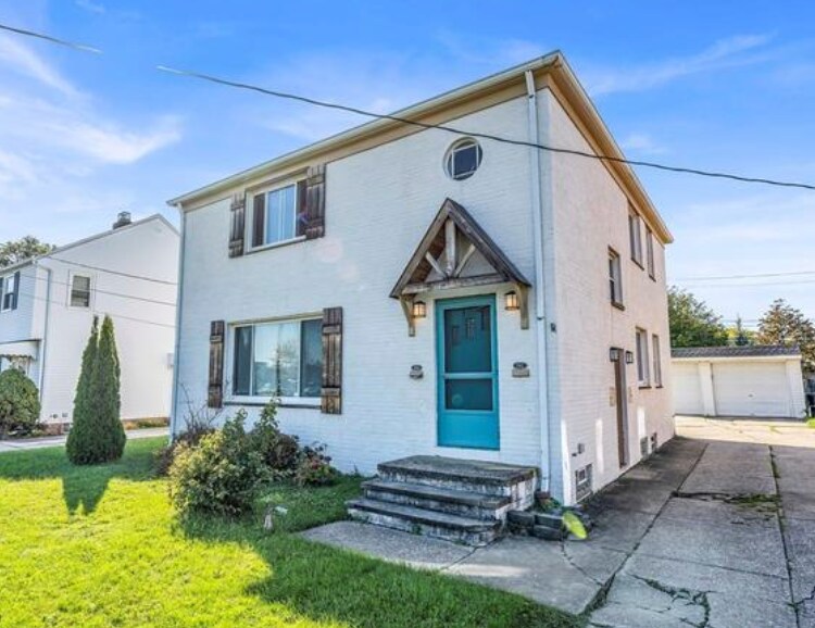 3362 W 210th St in Fairview Park, OH - Building Photo