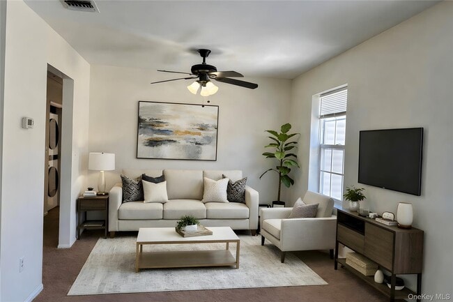 82 High St in Chester, NY - Building Photo - Building Photo