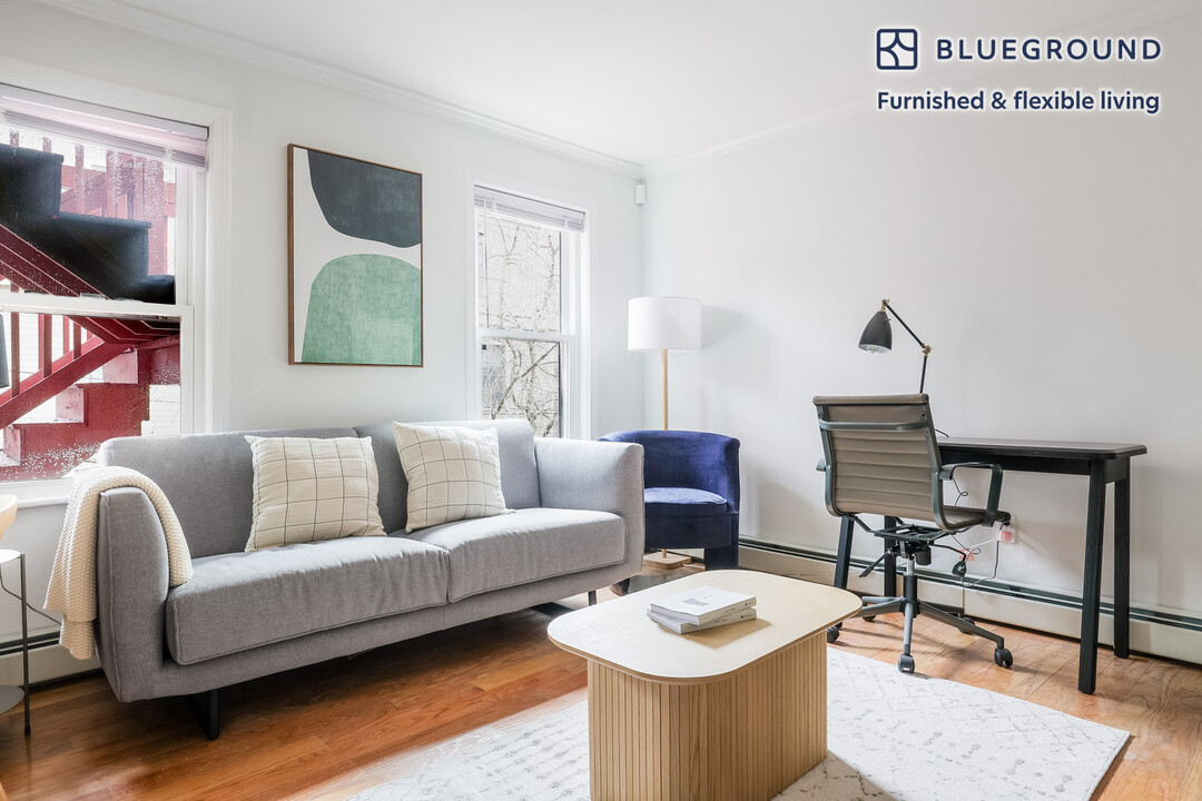 288 Athens St in Boston, MA - Building Photo