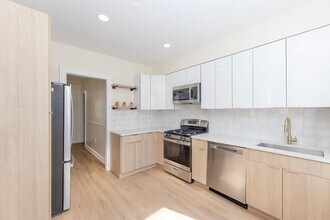 76 W 53rd St in Bayonne, NJ - Building Photo - Building Photo
