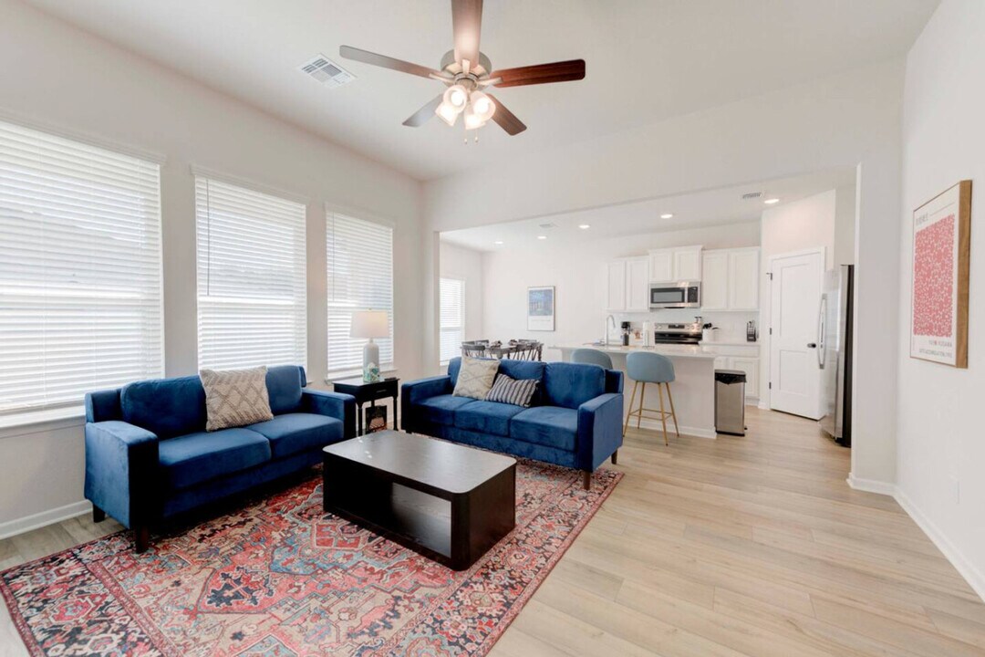 513 Gingham Trl in Troy, TX - Building Photo