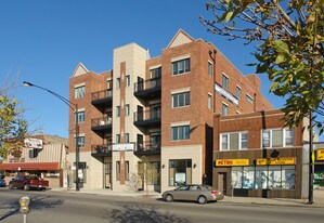 2450 W Montrose Ave in Chicago, IL - Building Photo