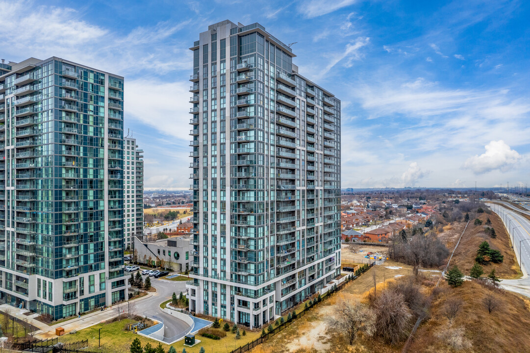 Grande Mirage in Mississauga, ON - Building Photo