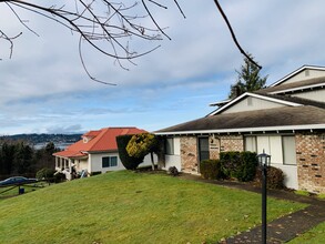 827 Water St, Unit B in South Bend, WA - Foto de edificio - Building Photo