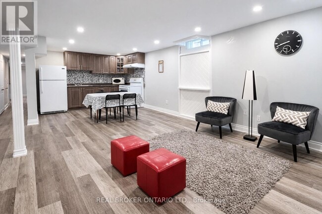 3183 Valcourt Crescent in Mississauga, ON - Building Photo - Building Photo