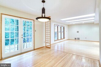 9907 Corsica St in Vienna, VA - Building Photo - Building Photo