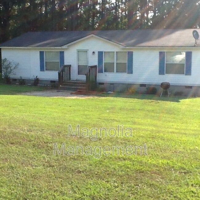 472 Hawks Rd in Norlina, NC - Foto de edificio - Building Photo