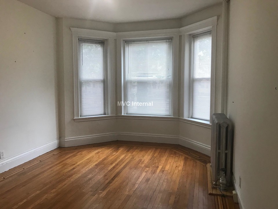 1298 Commonwealth Avenue, Unit E in Boston, MA - Building Photo