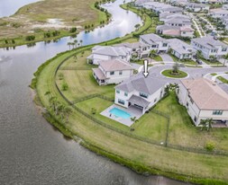 10077 Heron Flock Dr in Palm Beach Gardens, FL - Building Photo